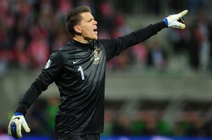 Arsenal's goalkeeper has had injections to play